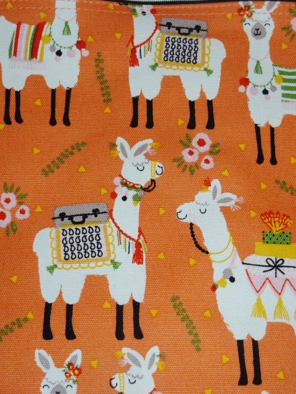 Brand New Thirty-0ne Full Zip Canvas Bag With Adorable Llama Print Super Colors!